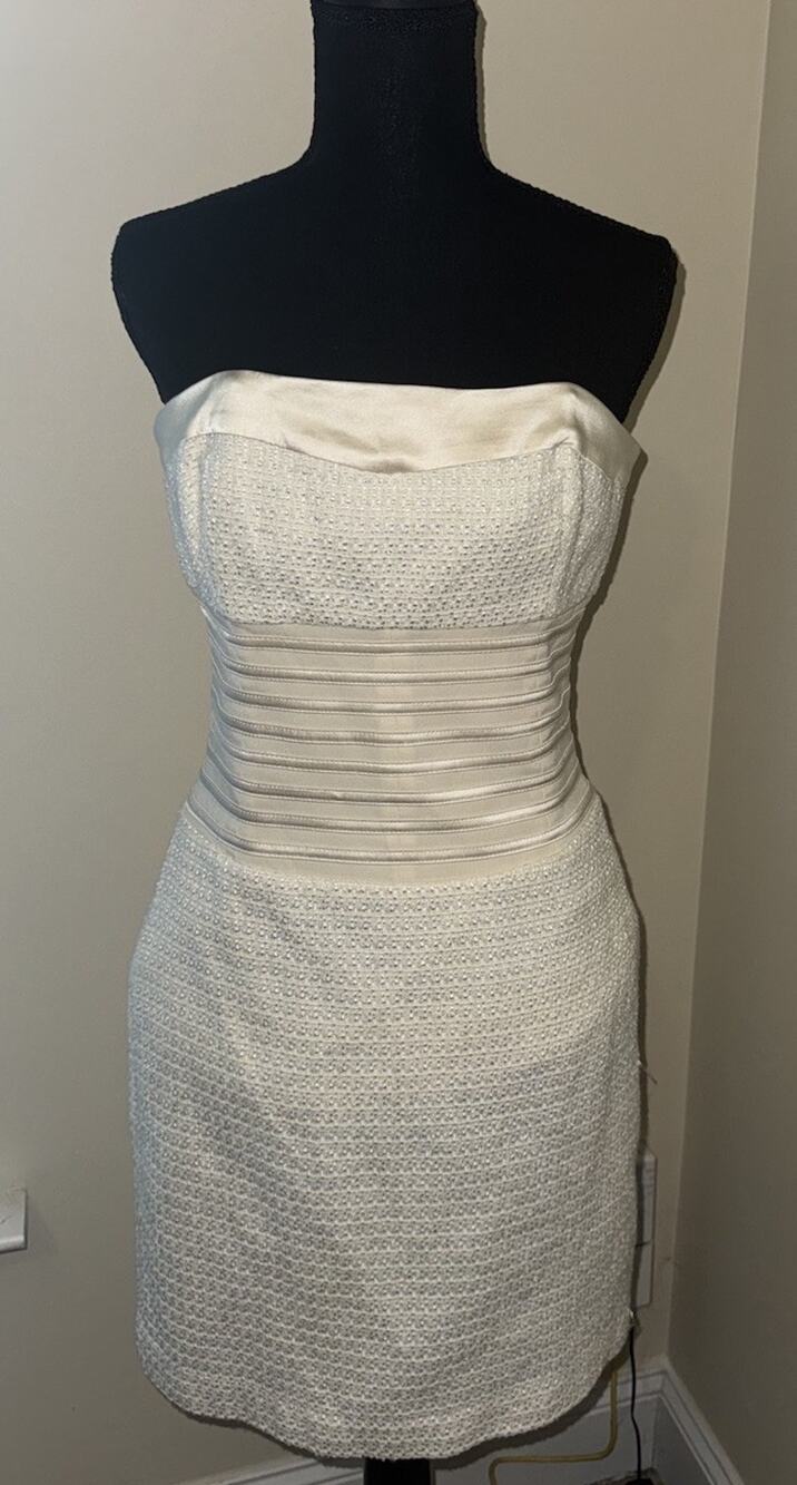 Bebe silk accent strapless cocktail dress White Lined Elegant Size 10